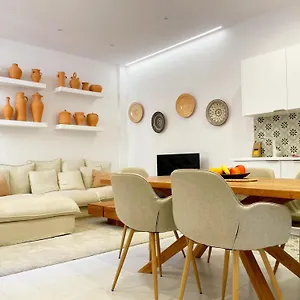 https://piso-familiar-con-tres-habitaciones-en-la-goleta.1costadelsol.com